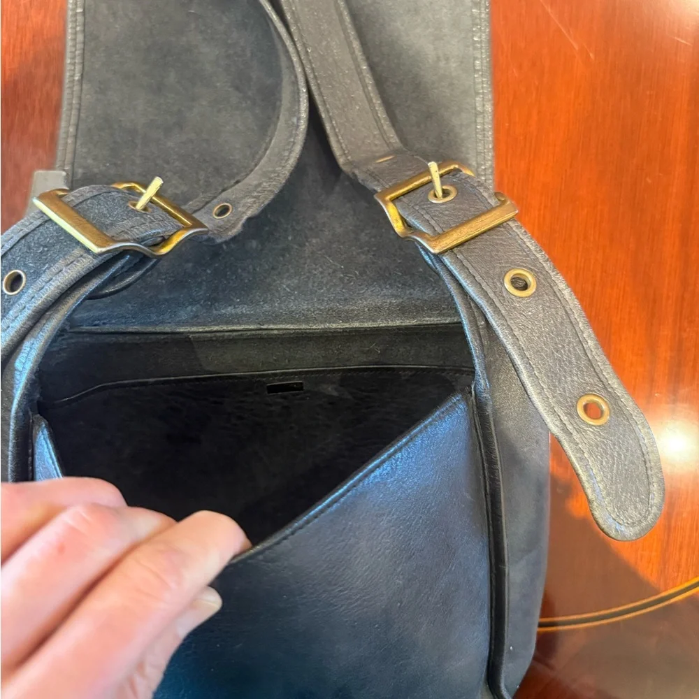 Authentic vintage Pre-creed Coach Federal Seal bag in very good condition - Picture 4 of 8